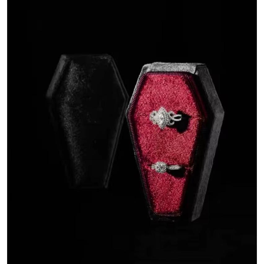 Gothic Velvet Coffin Ring Box for Couples by HitMyNeed