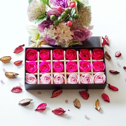 Handmade Rose Flower Soap Gift Set (18 Pieces) by HitMyNeed