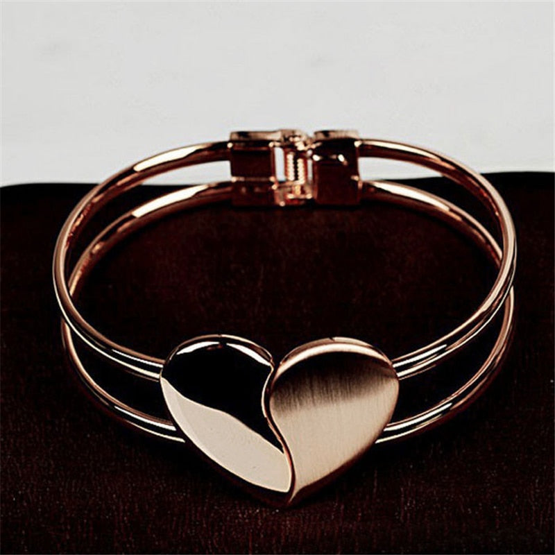 Heart Handcuff Bracelet in Gold Tone by HitMyNeed
