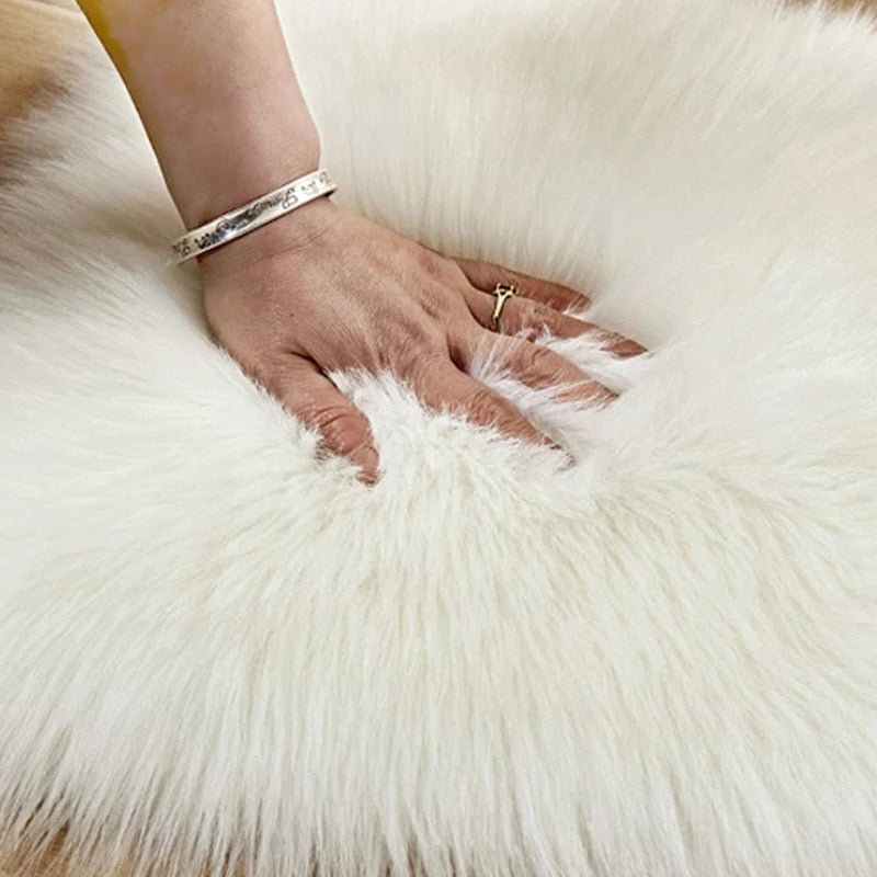 Heart Shaped Fluffy Faux Wool Rug 30x40cm by HitMyNeed