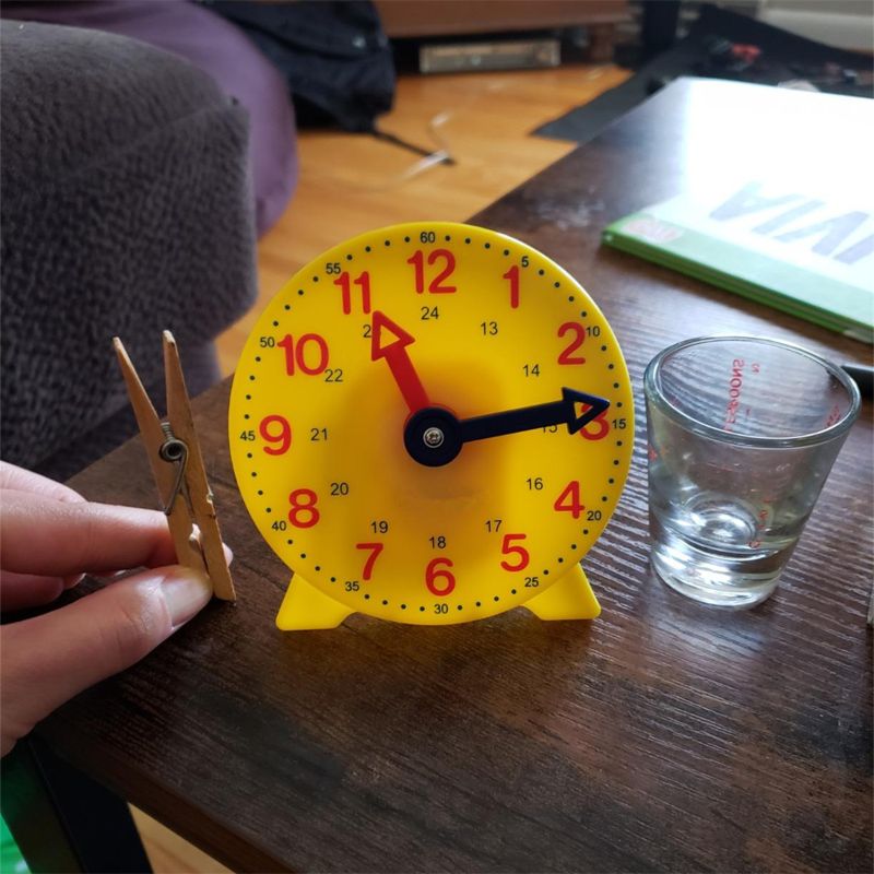 Kids Learning Clock with 12/24 Hour Display by HitMyNeed