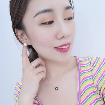 Ladies Sterling Silver Freshwater Pearl Stud Earrings by HitMyNeed