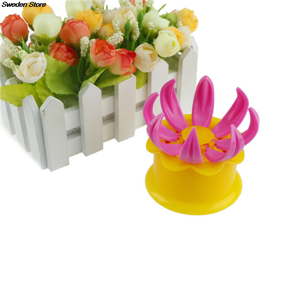 Lotus Flower Steamed Bun Mold by HitMyNeed