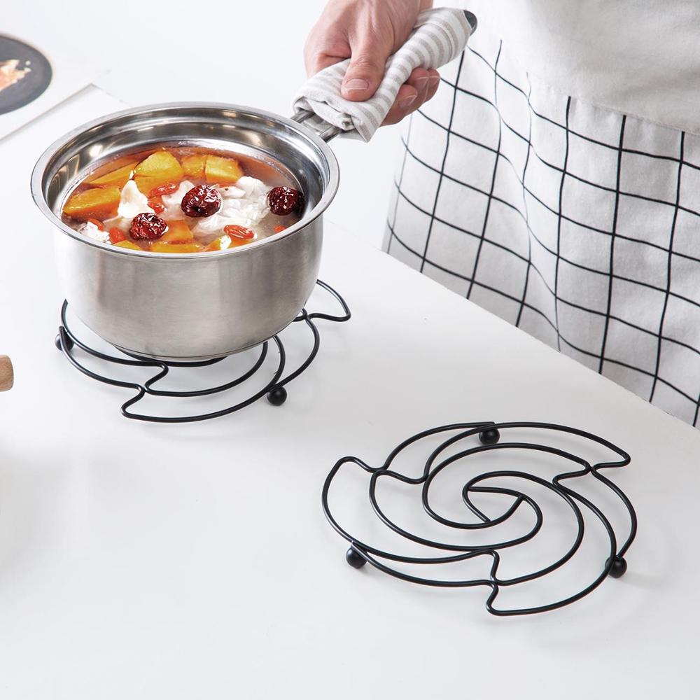 Metal Pot Coaster Heat-Resistant Trivet Stand by HitMyNeed