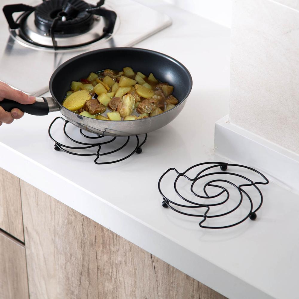 Metal Pot Coaster Heat-Resistant Trivet Stand by HitMyNeed
