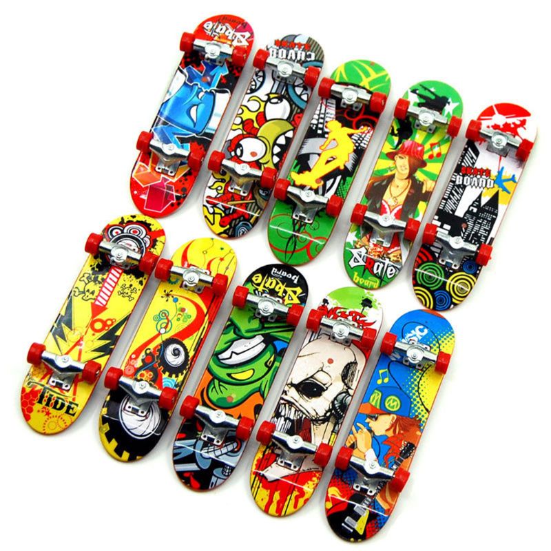 Mini Finger Skateboards Set of 2 with Cool Designs by HitMyNeed