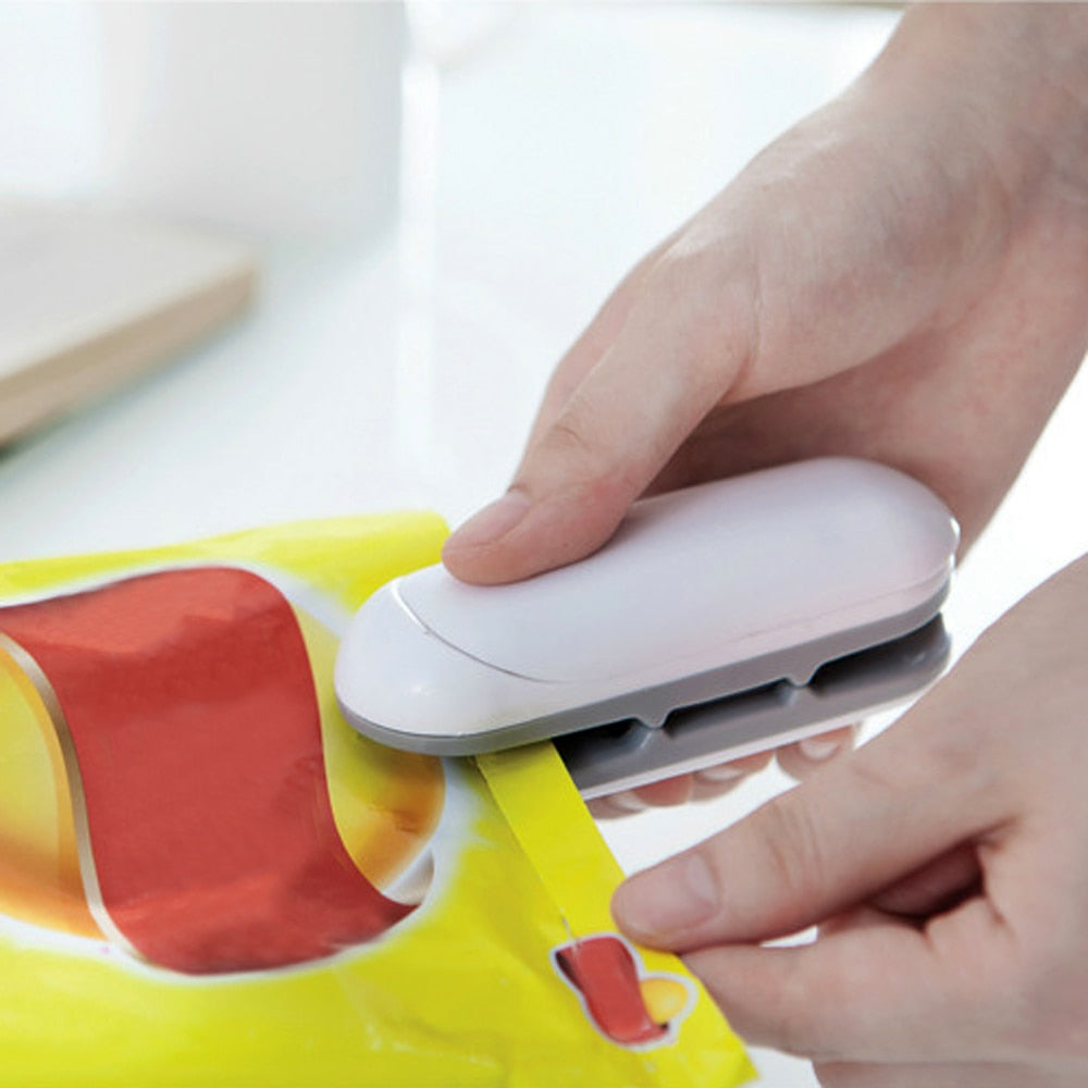 Mini Portable Bag Sealer and Cutter Clip by HitMyNeed