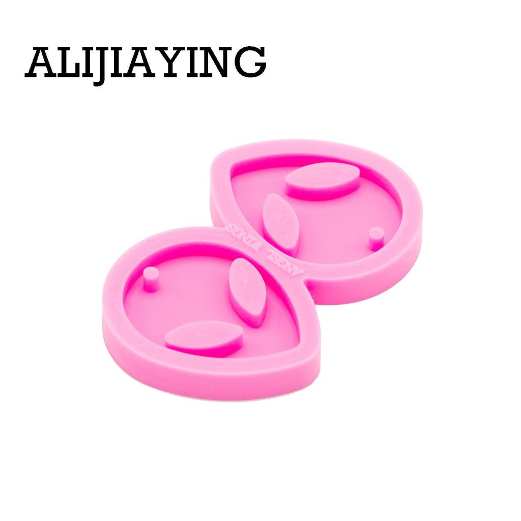 Non Stick Alien Silicone Mold for Resin & Candy by HitMyNeed