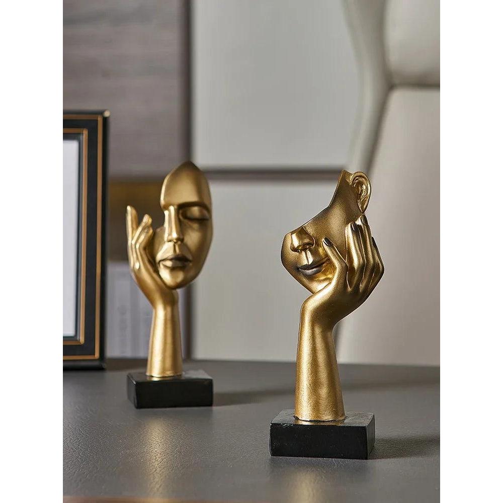 Nordic Abstract Resin Face Sculpture Ornament by HitMyNeed