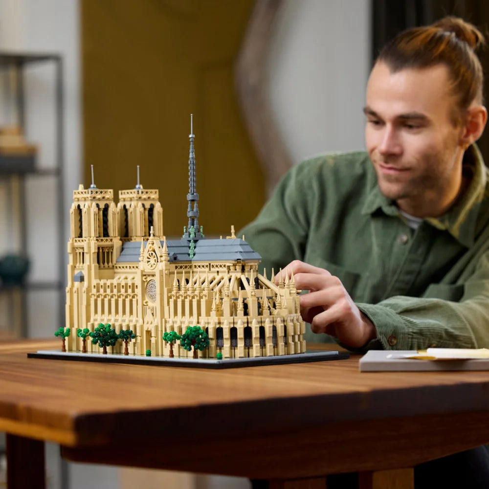 Notre-Dame de Paris Architecture Model Kit 21061 by HitMyNeed