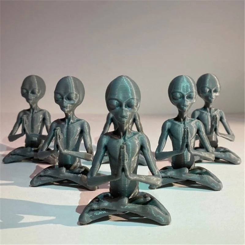 Outdoor Meditating Alien Resin Garden Statue 15cm by HitMyNeed