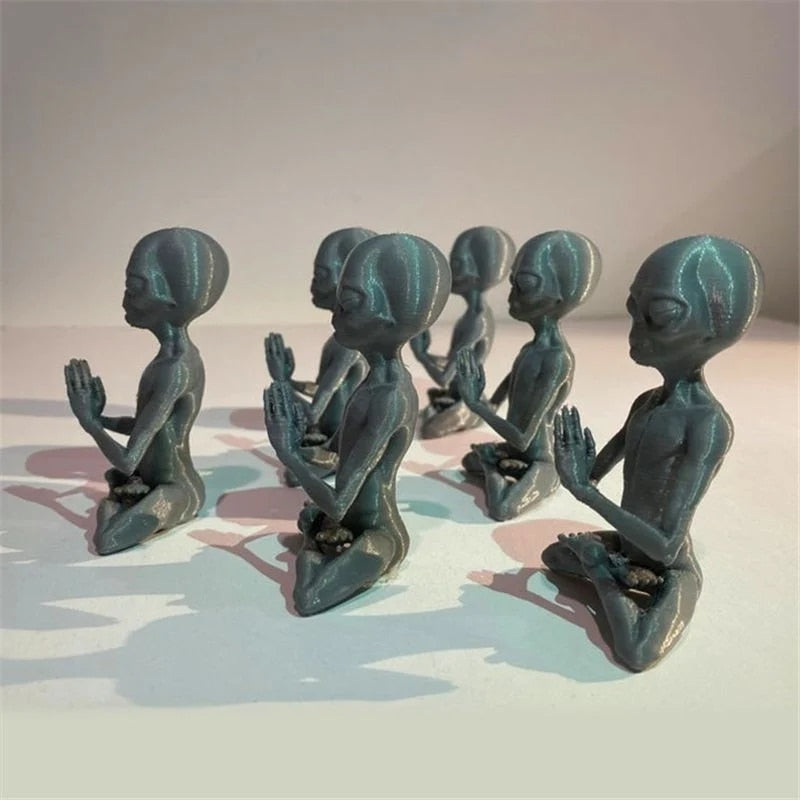 Outdoor Meditating Alien Resin Garden Statue 15cm by HitMyNeed