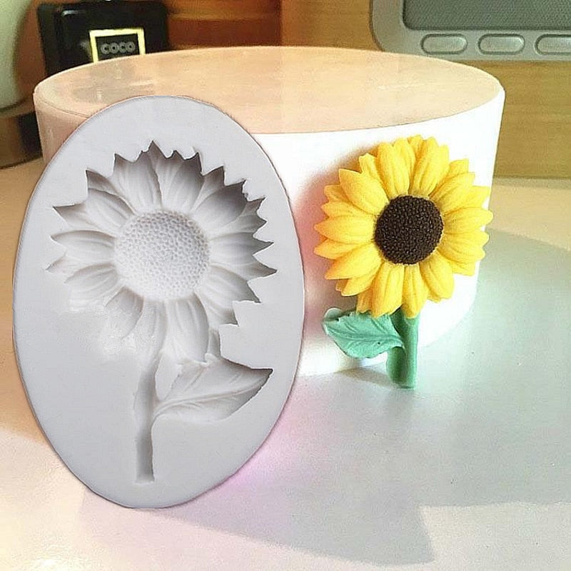Oven Safe Sunflower Silicone Mold 7.8 cm by HitMyNeed