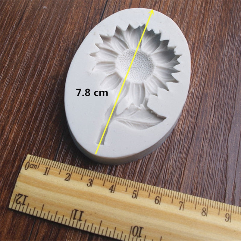 Oven Safe Sunflower Silicone Mold 7.8 cm by HitMyNeed