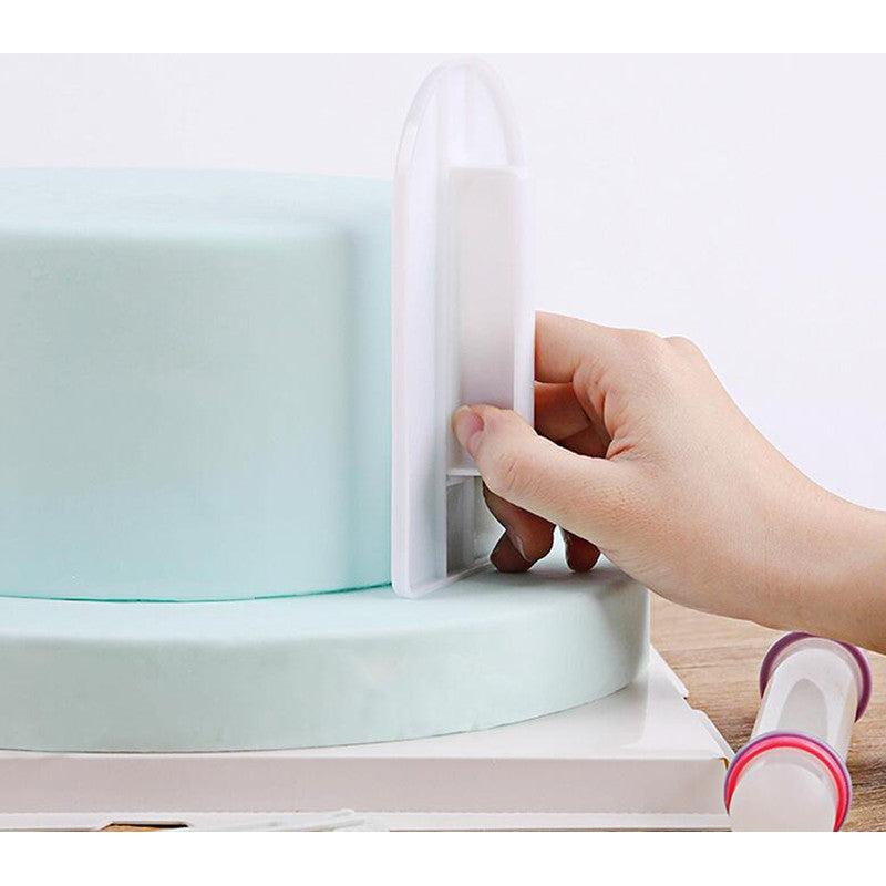Plastic Cake Icing Smoother with Handle 14.5 x 8cm by HitMyNeed