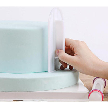 Plastic Cake Icing Smoother with Handle 14.5 x 8cm by HitMyNeed