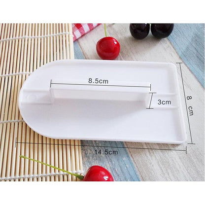 Plastic Cake Icing Smoother with Handle 14.5 x 8cm by HitMyNeed