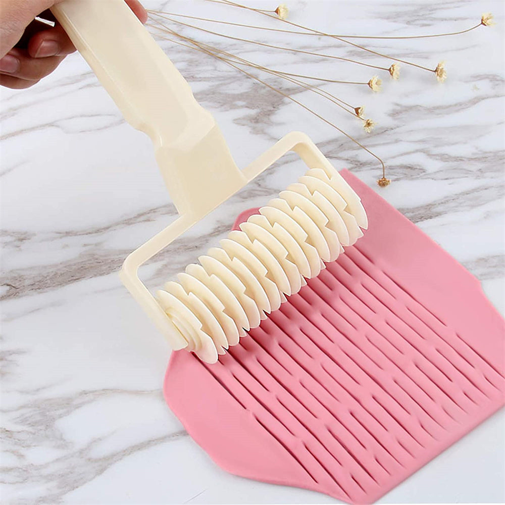 Plastic Lattice Cutter Wheel for Pastry & Dough s by HitMyNeed