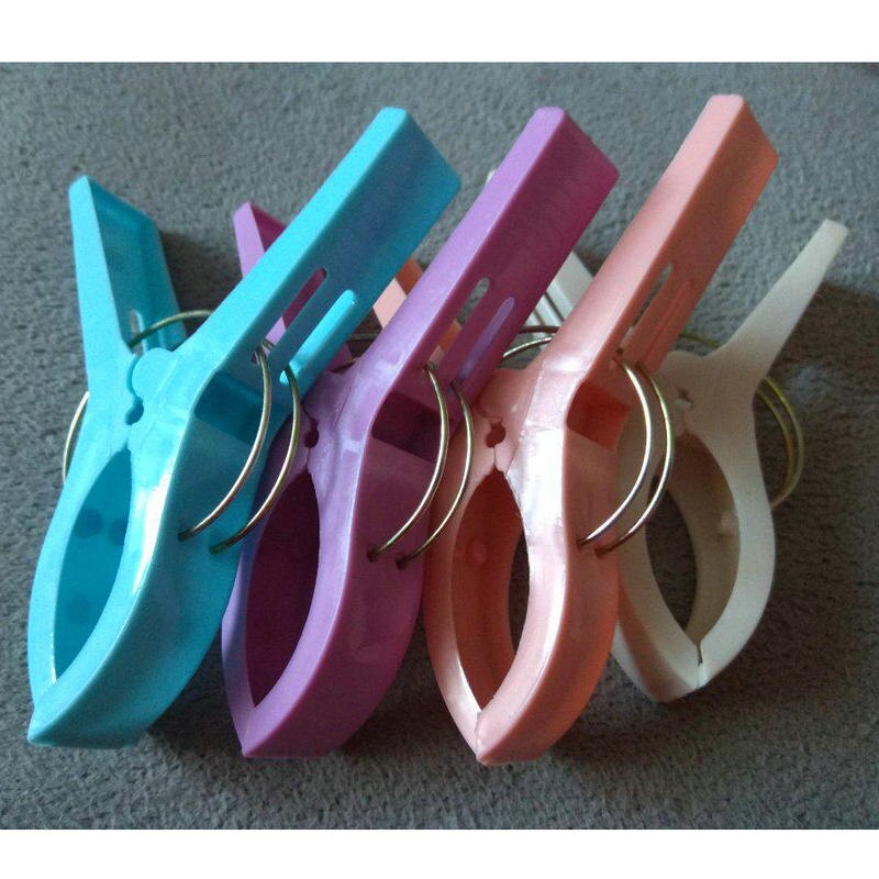 Plastic Pool Towel Clips, Set of 4 by HitMyNeed