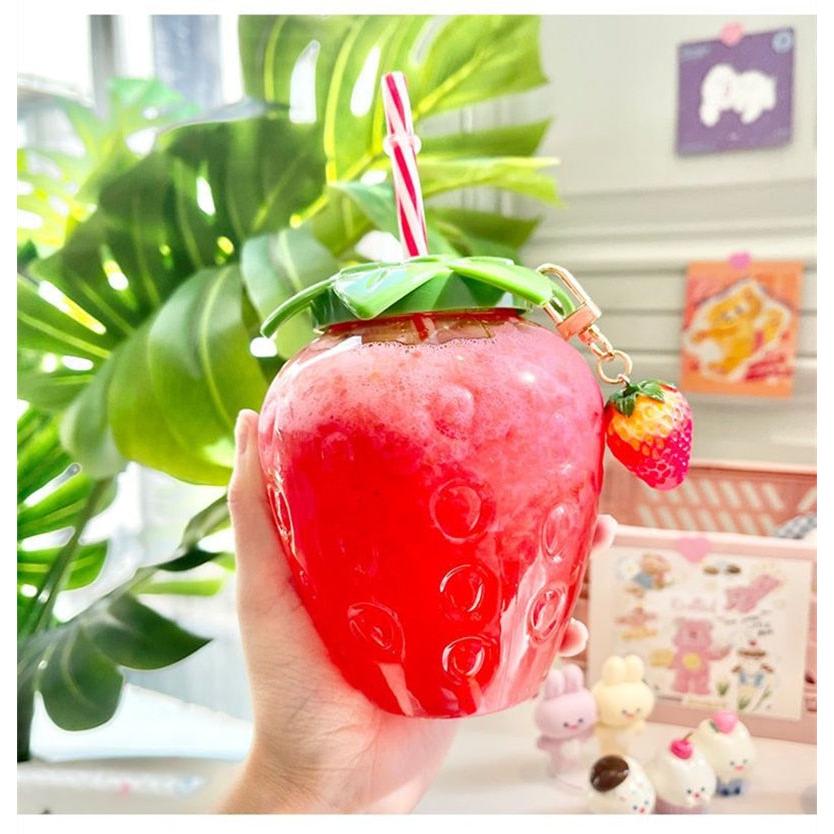 Plastic Strawberry Cup with Reusable Straw, 500 ml by HitMyNeed