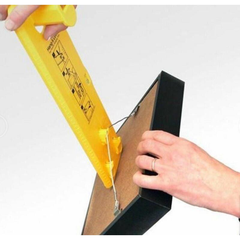 Professional Picture Hanging Tool with Level by HitMyNeed