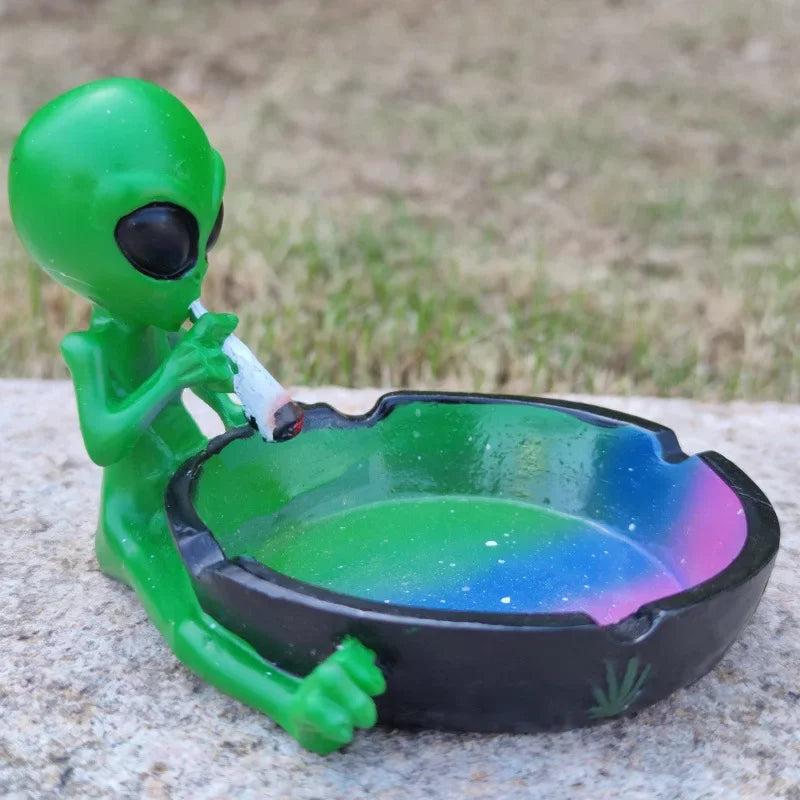 Resin Alien Ashtray with Starry Sky Design by HitMyNeed