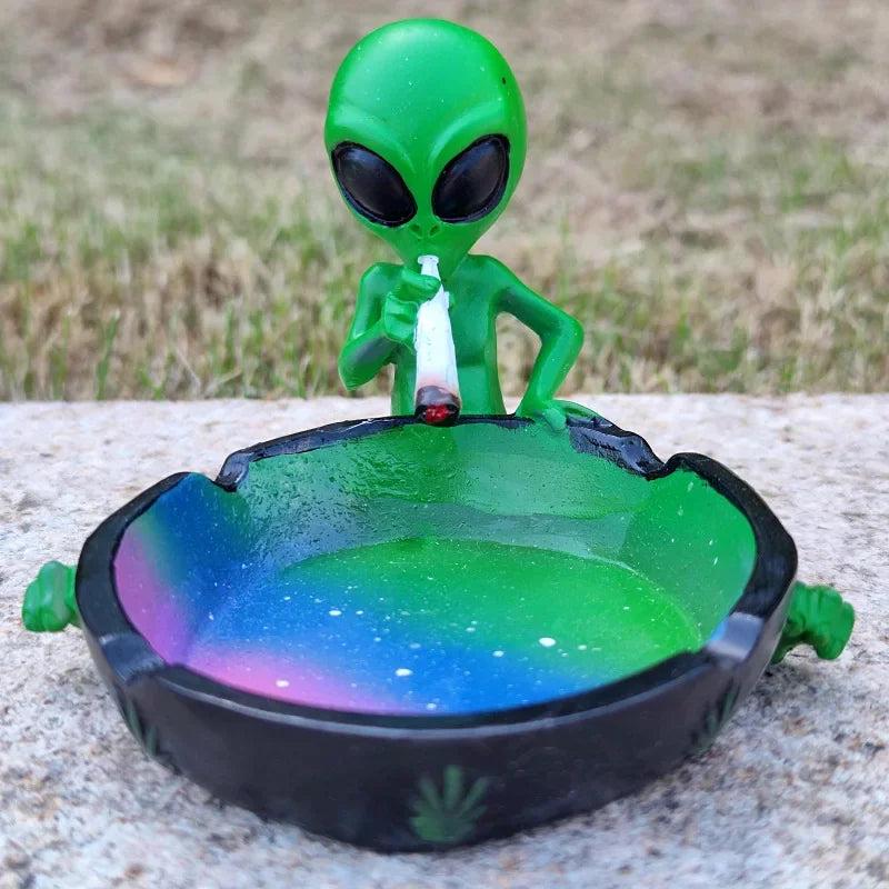 Resin Alien Ashtray with Starry Sky Design by HitMyNeed