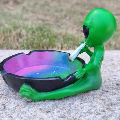 Resin Alien Ashtray with Starry Sky Design by HitMyNeed