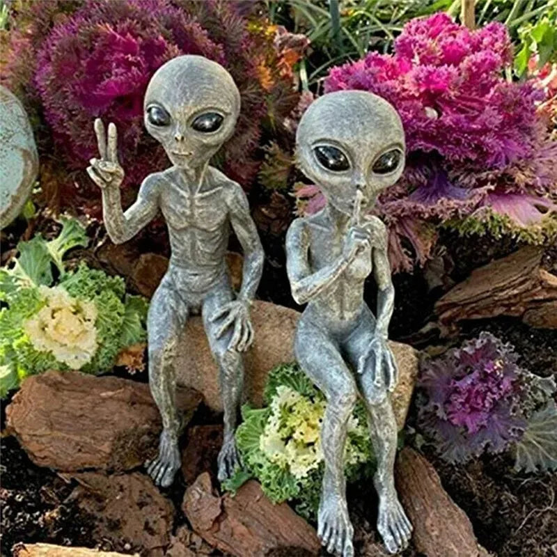 Resin Alien Garden Statue UFO Dwarf Ornament 15cm by HitMyNeed