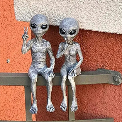 Resin Alien Garden Statue UFO Dwarf Ornament 15cm by HitMyNeed