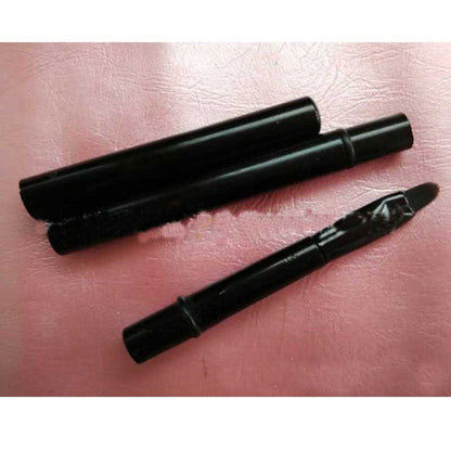 Retractable Lip Brush with Synthetic Bristles by HitMyNeed