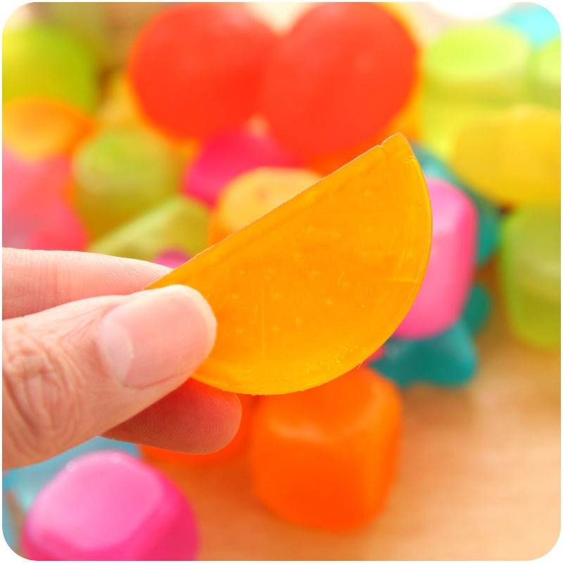 Reusable Plastic Ice Cubes Set (6 Pieces) by HitMyNeed