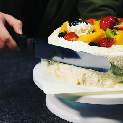Rotating Cake Stand for Icing and Decorating by HitMyNeed