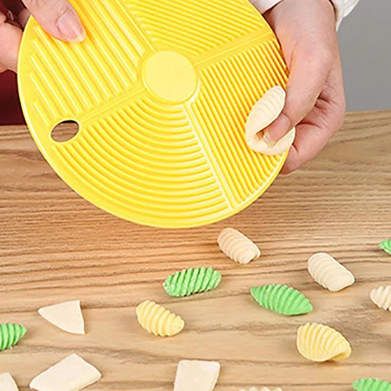 Round Plastic Gnocchi Board 15cm by HitMyNeed