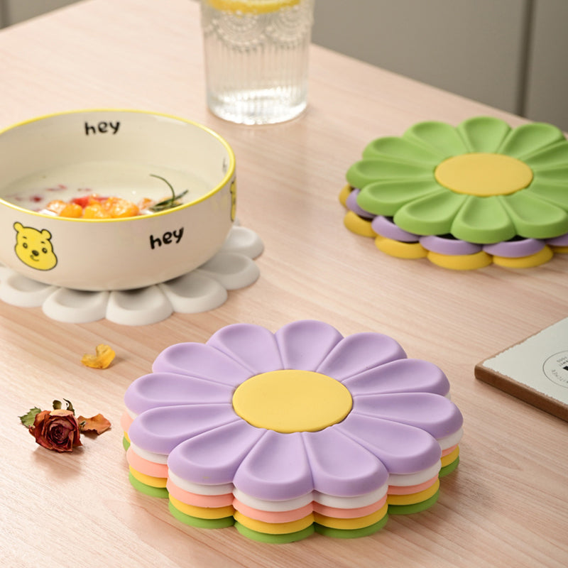Silicone Daisy Coaster - Non-Slip Heat-Resistant Mat by HitMyNeed