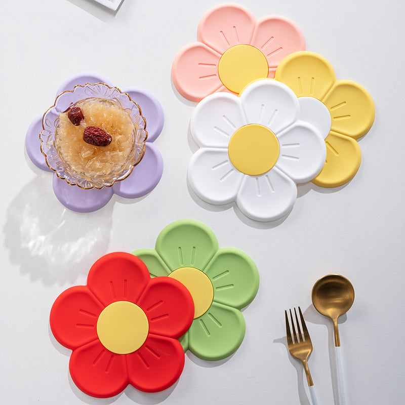 Silicone Daisy Coaster - Non-Slip Heat-Resistant Mat by HitMyNeed