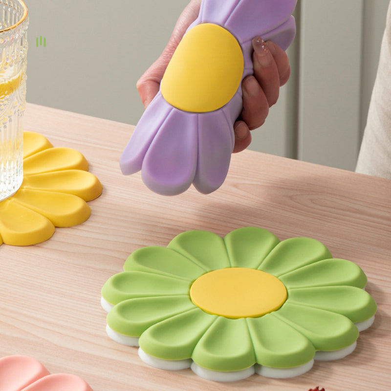Silicone Daisy Coaster - Non-Slip Heat-Resistant Mat by HitMyNeed