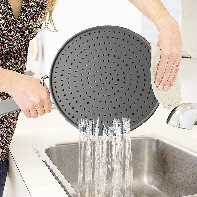 Silicone Kitchen Splatter Screen with Handle by HitMyNeed