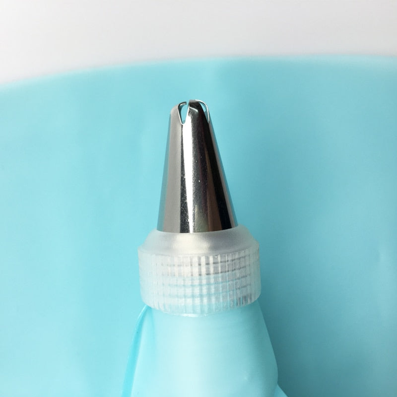 Silicone Piping Bag Set with 6 Stainless Steel Nozzles by HitMyNeed