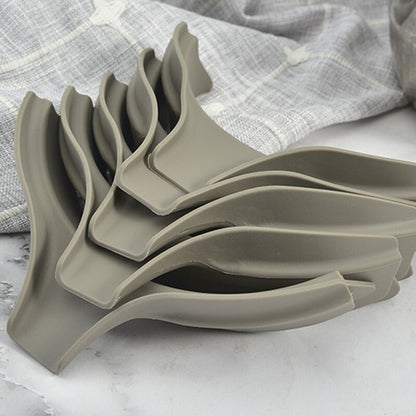 Silicone Pot Spout Anti-Spill Pouring Funnel by HitMyNeed