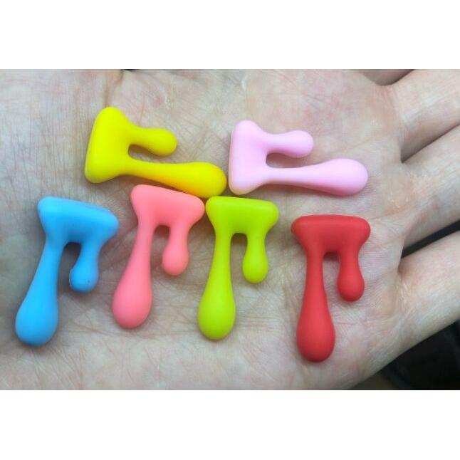 Silicone Wine Glass Markers, Water Drop Design, 6-Pack by HitMyNeed