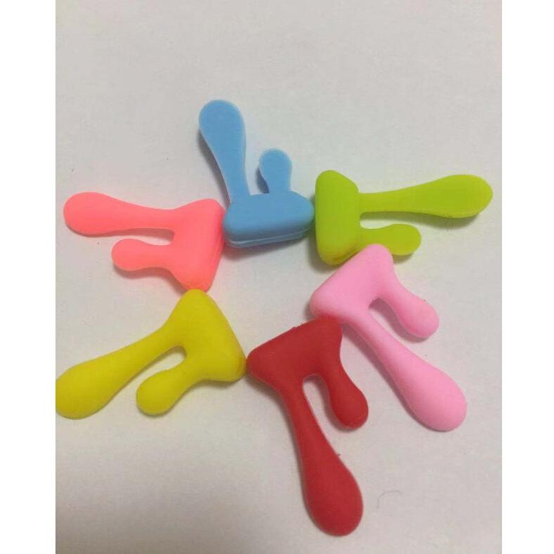 Silicone Wine Glass Markers, Water Drop Design, 6-Pack by HitMyNeed