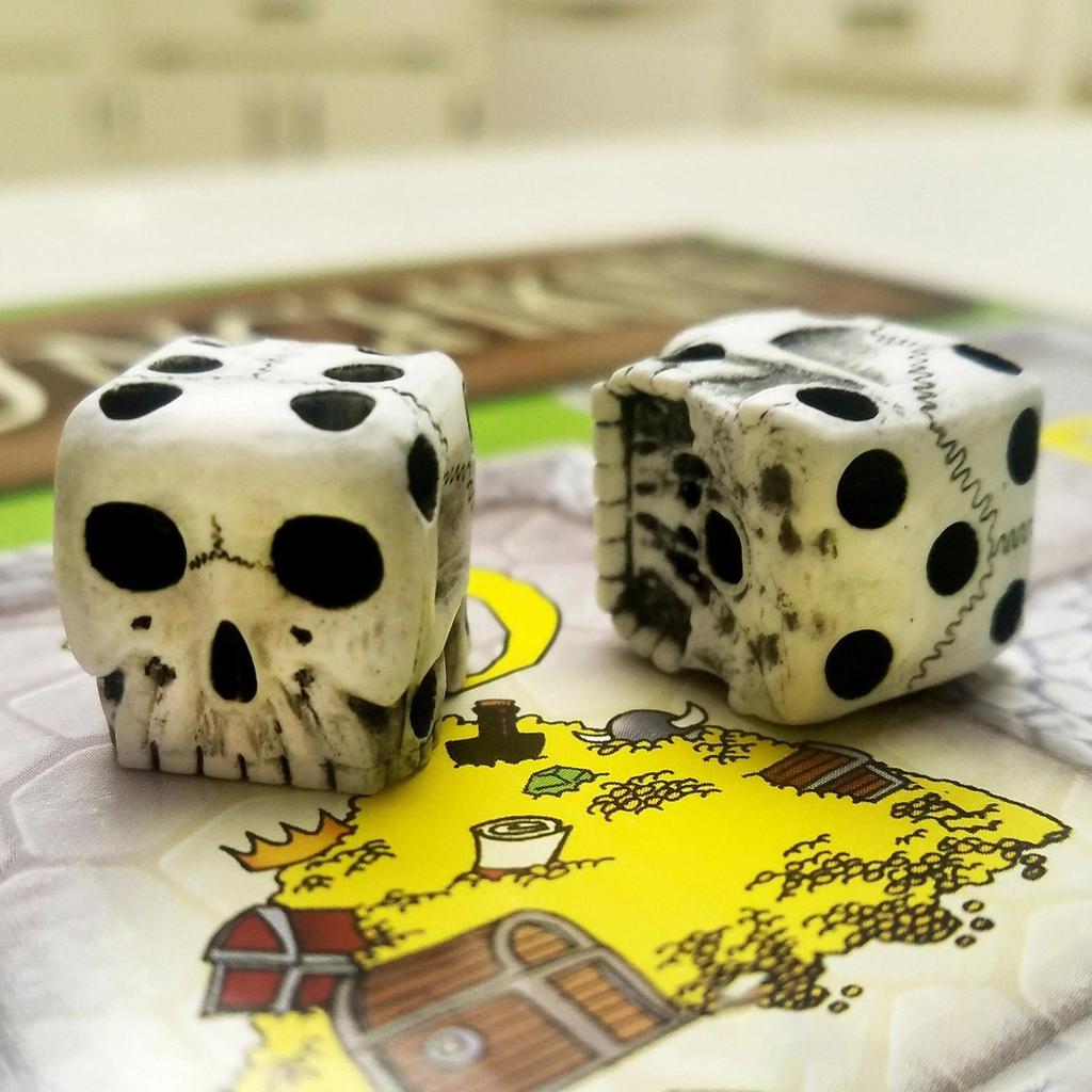 Six-Sided Resin Skull Dice Set (5 Pieces) by HitMyNeed