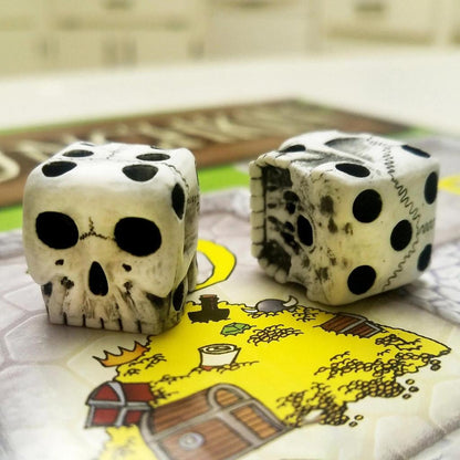 Six-Sided Resin Skull Dice Set (5 Pieces) by HitMyNeed