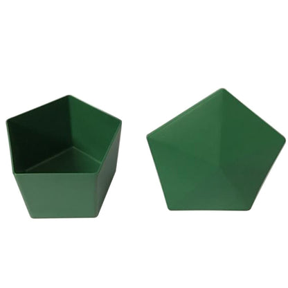 Slug and Snail Trap Plastic Box for Gardens by HitMyNeed