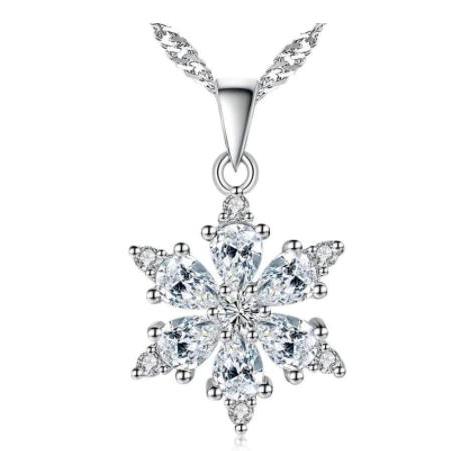 Snowflake Pendant Necklace in 925 Sterling Silver by HitMyNeed