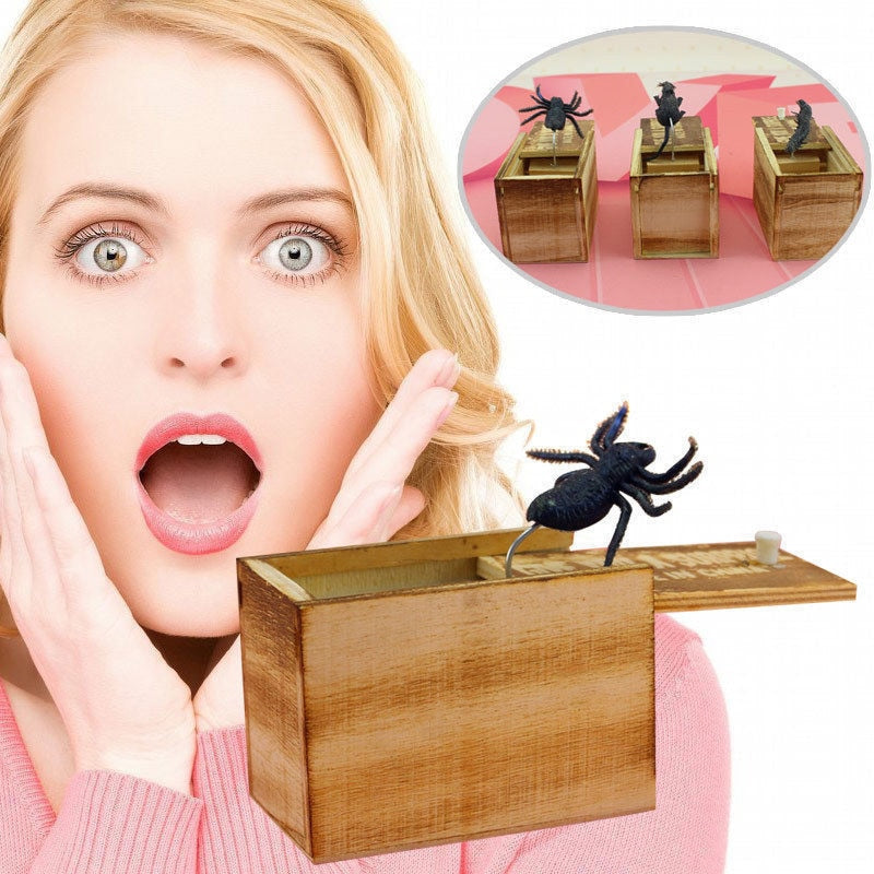 Spider Box Prank - Wooden Jump Scare Toy by HitMyNeed