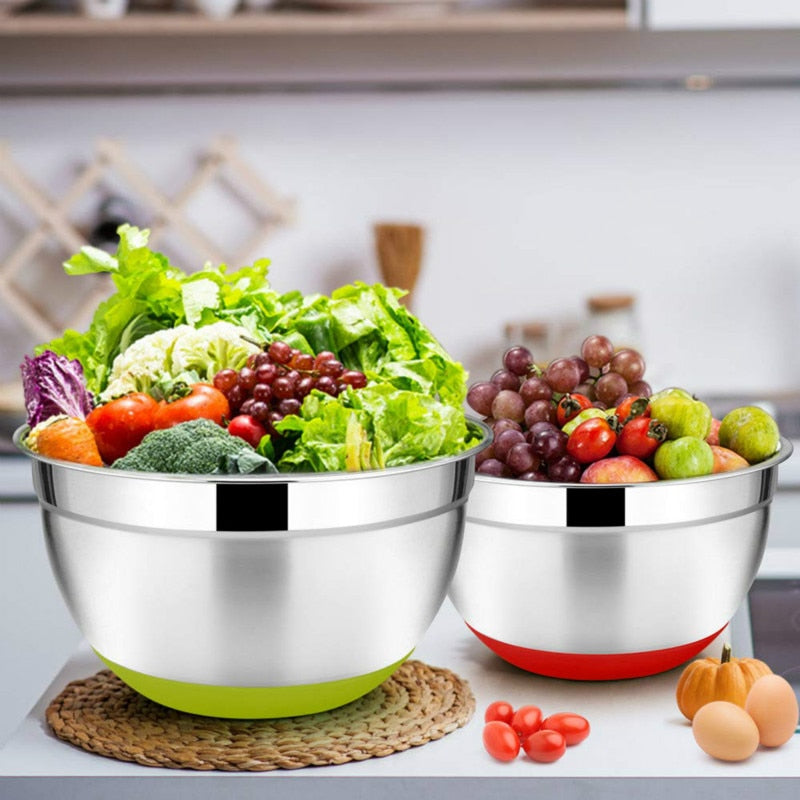 Stainless Steel Mixing Bowls with Lids, Set of 5 by HitMyNeed