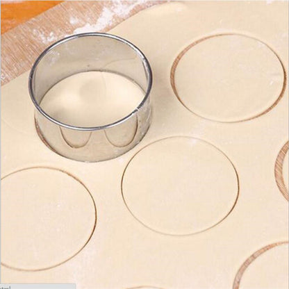 Stainless Steel Round Pastry Cutter Large: 9.5 cm by HitMyNeed