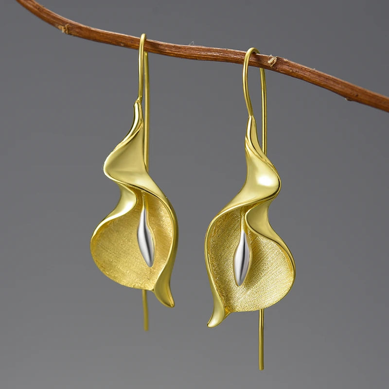 Sterling Silver Calla Lily Dangle Earrings by HitMyNeed